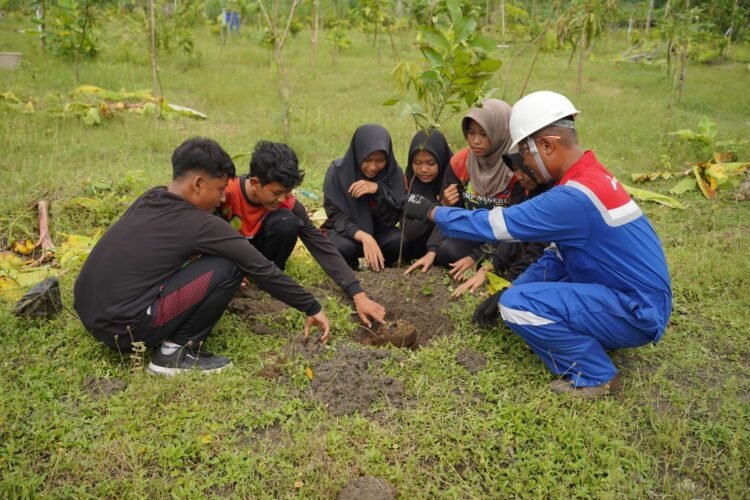 Dukung Pengurangan Emisi Karbon, Pertamina Gelar Sekolah Energi Berdikari di Bojonegoro