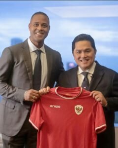 Pelatih Timnas Indonesia Patrick Kluivert Bersama Ketum PSSI Erik Thohir. [Foto :Instagram Patrick Kluivert]