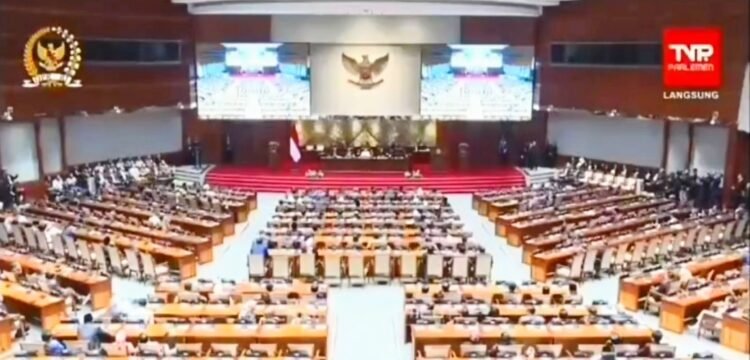 Ketuk Palu, DPR RI Telah Mensahkan RUU TNI Menjadi UU