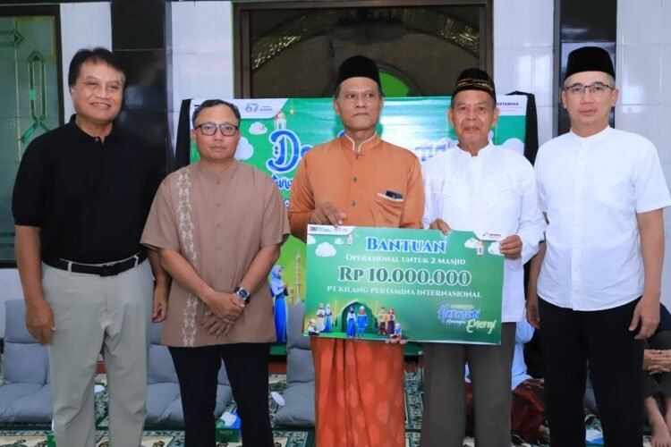 Kunjungi Kilang Cilacap, Komisaris Utama KPI Salurkan Santunan & Bantuan Operasional Masjid