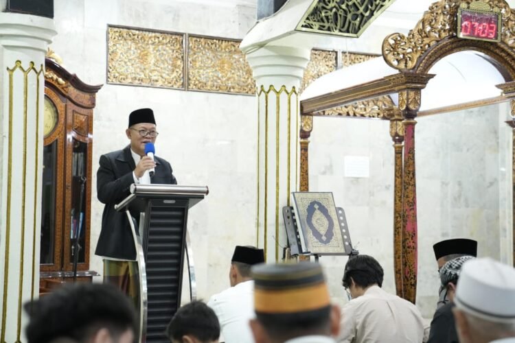 Rintik Dalam Balutan Mendung Menyelimuti Suasana Salat Idulfitri di Kilang Pertamina Plaju