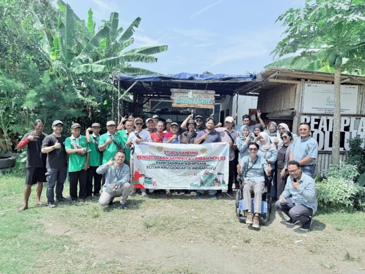 Tingkatkan Kapasitas, Kilang Cilacap Ajak Mitra Binaan Studi Banding Pengelolaan Sampah Non B3 di Indramayu