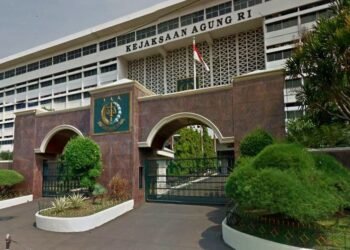 Peran dan Tantangan Kejaksaan Agung Dalam Pemberantasan Tindak Pidana Korupsi Hingga Intervensi Politik.