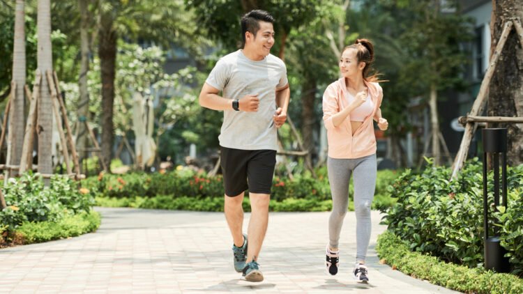 Viral di TikTok! Rahasia Hidup Sehat dan Panjang Umur ala Jepang dengan Teknik Berjalan Khusus Seperti Ini…