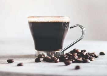 Minum Kopi Hitam Tanpa Gula Tiap Hari? Kamu Pasti Kaget dengan Hasilnya!