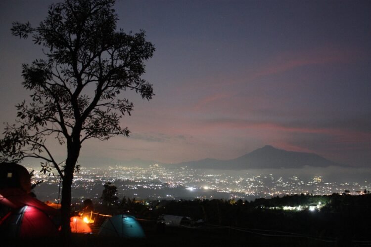 Lima Manfaat Berkemah, Alternatif Liburan Keluarga yang Mengasyikan