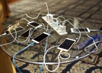 Jangan Asal Pinjam Kabel Charger, Ancaman Hacker Mengintai