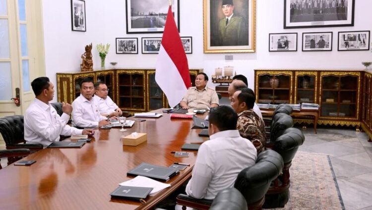 Prabowo Panggil Kepala BGN Usai Kasus Keracunan MBG, Instruksikan Pengawasan Ketat
