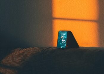 Tips Agar Ponsel Tidak Panas dan Ngehang