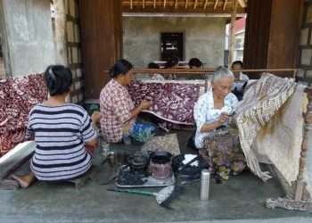 Hari Batik Nasional 2025: Merajut Warisan, Merawat Identitas Bangsa