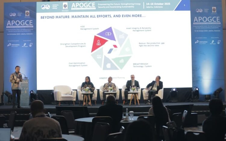 Pertamina Hulu Energi Paparkan Strategi Inovatif Kelola Lapangan Migas Mature di Forum APOGCE 2025