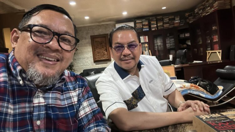 Denny JA Review Prosa ‘Kisah Si Anjing Kurap’ Karya Taufan Hunneman, Begini Katanya…