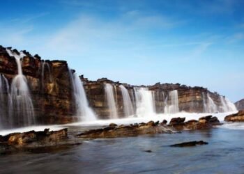 5 Rekomendasi Destinasi Wisata Bahari Eksotis di Pesisir Selatan Banten