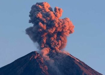 Gunung Semeru Kembali Erupsi ; Ini Catatan Awal Erupsinya Pada Masa Kolonial
