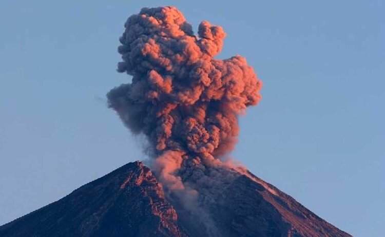 Gunung Semeru Kembali Erupsi ; Ini Catatan Awal Erupsinya Pada Masa Kolonial