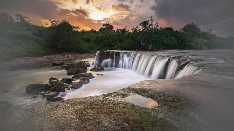 10 Destinasi Wisata Alam Bekasi