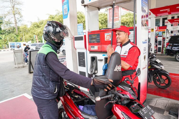 Pengemudi Ojek Online Pilih Tetap Setia pada BBM Pertamina, Efisien dan Tangguh di Jalan