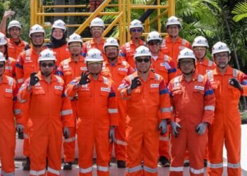 Pabelokan Menyala, Negeri Bercahaya: Kisah Para Penjaga Energi