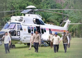 Tiba di Sumatera Barat Prabowo Langsung Ratas dan Siapkan Pemulihan Infrastruktur