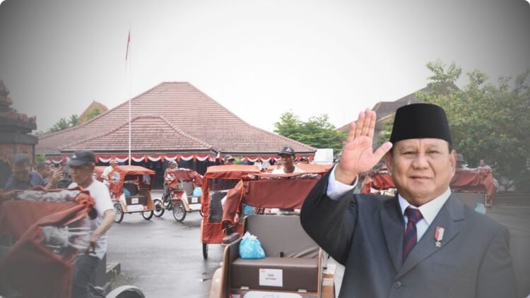 Presiden Prabowo Serahkan 100 Becak Listrik untuk Tukang Becak di Purbalingga