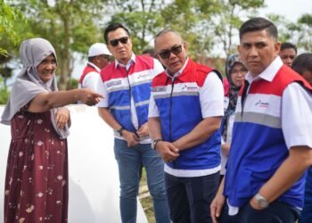 Kawal Misi Kemanusiaan, Dirut PGN Turun Langsung Serahkan Bantuan Bencana Aceh dan Sumatera Utara