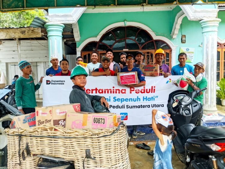 Gotong Royong Bersama Warga, Motor Angkut Sawit Bantu PGN Salurkan Bantuan di Desa Putus Akses di Aceh Tamiang