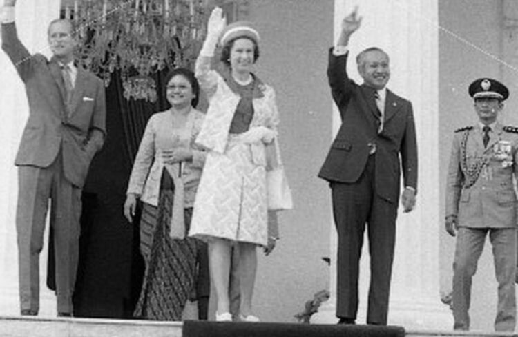 Saat Ratu Elizabeth II Menapakkan Kaki di Indonesia demi Pulihkan Hubungan Diplomatik