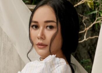 Rekam Jejak Pendidikan Aura Kasih, Benarkah Pernah Mondok di Pesantren?