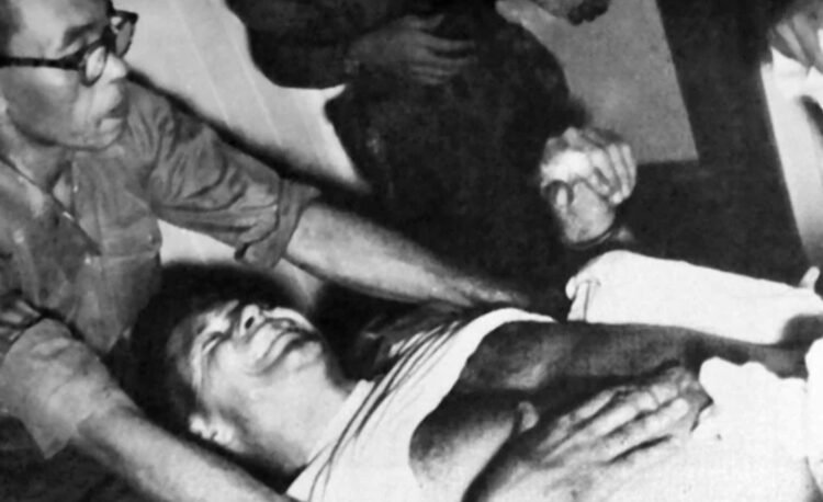 Operasi Militer AS di Indonesia: Kisah Allan Pope dan Operasi Haik