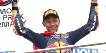 Keajaiban di Jerez! Dari P17 ke Podium Tertinggi, Kiandra Ramadhipa Juara Red Bull Rookies Cup 2026