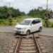 Kenapa Mobil Bisa Mogok di Lintasan Kereta? Belajar dari Insiden Tabrakan Kereta di Bekasi Timur