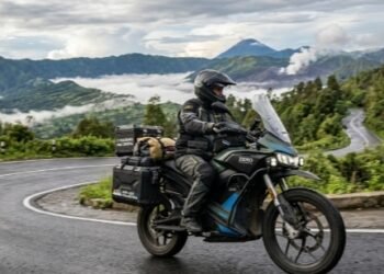 5 Motor Listrik Murah Tapi Bisa Touring, Siap Melibas Lika-Liku Jalanan Luar Kota