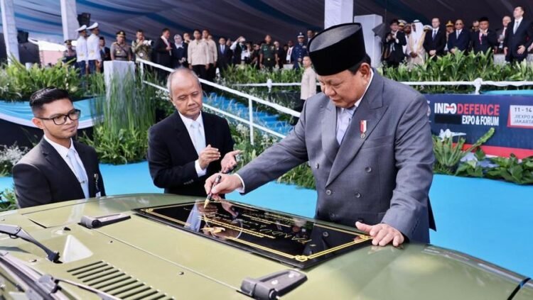 Prabowo Minta PT Pindad Rancang Mobil Kepresidenan Khusus