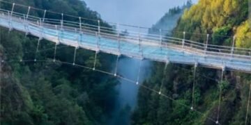 Jembatan Kaca Seruni Point Bromo Kuat Tampung Berat 6 Ton, Awet 50 Tahun