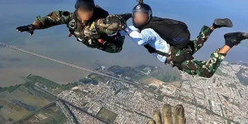 Kopaska TNI AL dan PASKAL Malaysia Unjuk Kemampuan dalam Latihan Malindo Jaya