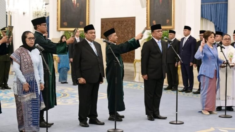 Prabowo Resmi Lantik 4 Pejabat Baru, Simak Profil Lengkapnya