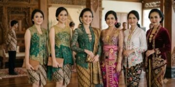 Bukan Sekedar Busana Tradisional, Terselip Makna Mendalam dari Kebaya Nusantara
