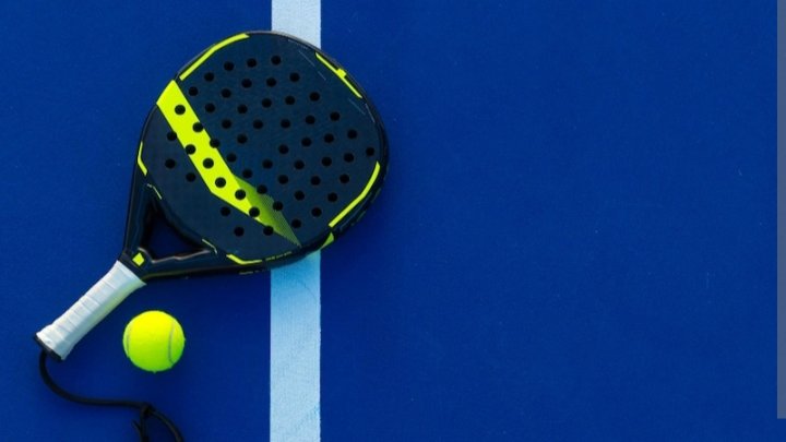 5 Rekomendasi Raket Padel Terbaik dengan Harga Terjangkau Bikin Performa Naik