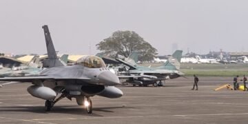 Tiga Jet Tempur F-16 Wara-wiri di Langit Jakarta, TNI AU Ungkap Alasan Penerbangannya