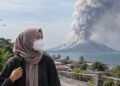Di Tengah Sebaran Abu Vulkanik, Ini 5 Tips Aman untuk Tetap Beraktivitas