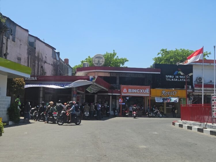 Antrean BBM Makassar Mulai Landai, Dirut Pertamina Turun Langsung Pantau SPBU
