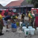 TNI Distribusikan 6.000 Liter Air Bersih bagi Warga Jember
