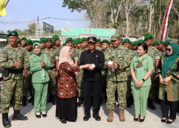 Karya Bakti TNI Rampungkan Jalan Beton di Desa Manding, Akses Warga Makin Lancar