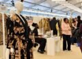 Bukan Sekadar Kain Tradisional, Batik dan Tenun Indonesia Tampil di Paris