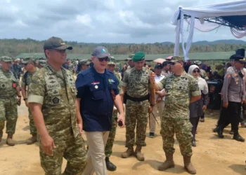 TNI Perkuat Akses Desa lewat Karya Bakti di Pandeglang